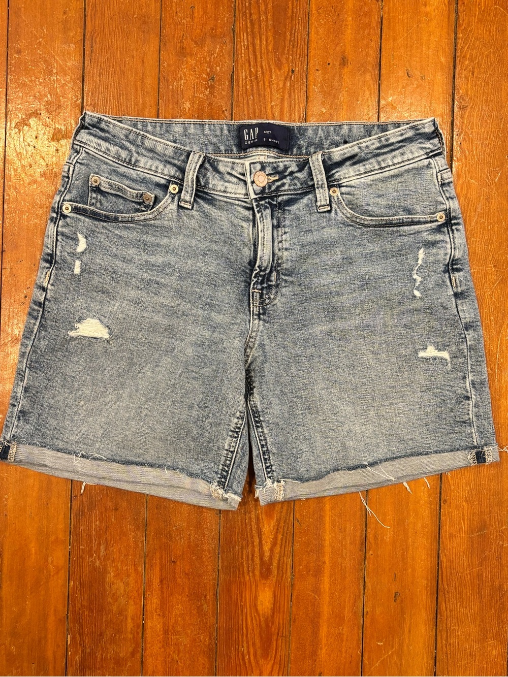 GAP Light Wash Distressed Denim Cutoff Shorts Size 4/27